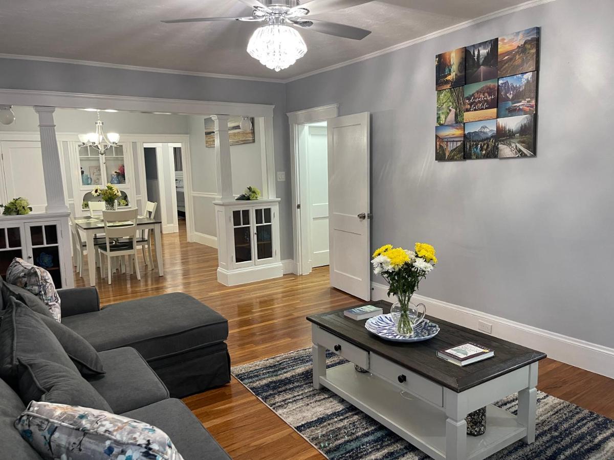 Boston Luxury Condo Style Rooms Exterior photo